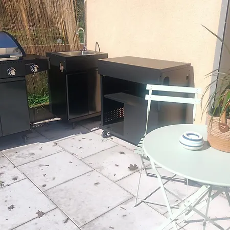 Balneo En Bord De Foret Bed & Breakfast Pouzy-Mesangy