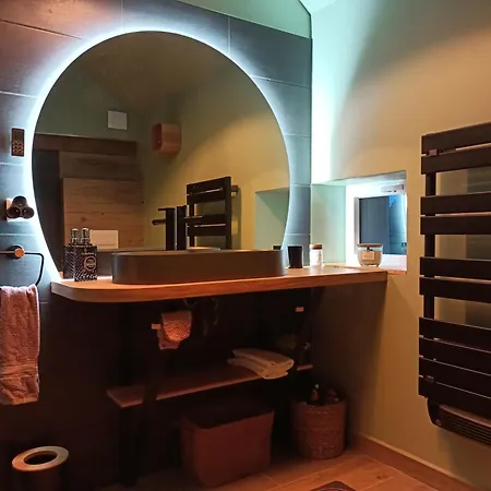 Oda ve Kahvaltı Balneo En Bord De Foret