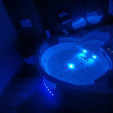 Balneo En Bord De Foret