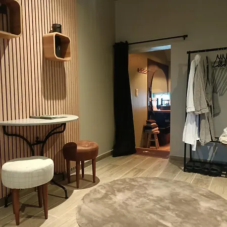 Oda ve Kahvaltı Balneo En Bord De Foret Pouzy-Mesangy