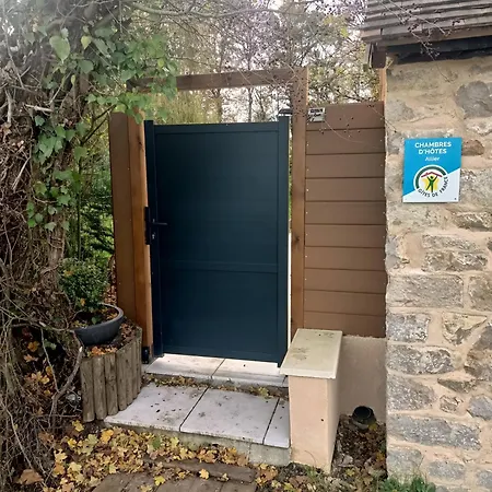 Balneo En Bord De Foret Oda ve Kahvaltı Pouzy-Mesangy